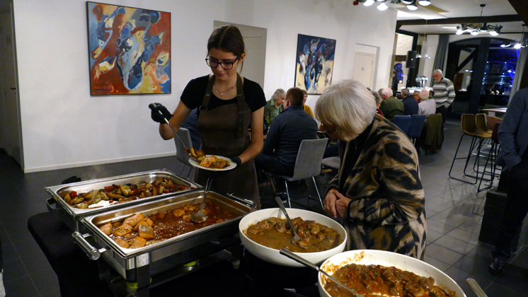 Feestmiddag 20-11-2021033.jpg